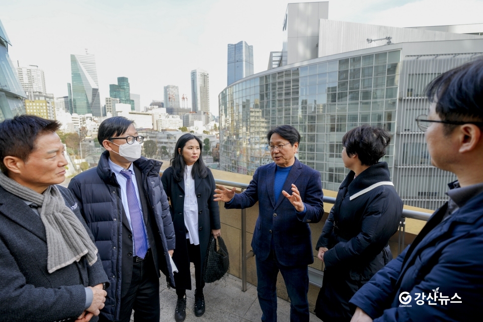 광주광역시 도시정책 현장시찰단은 지난 19일 일본 도쿄 ‘롯본기 힐스’를 방문해 복합상업시설을 둘러봤다.